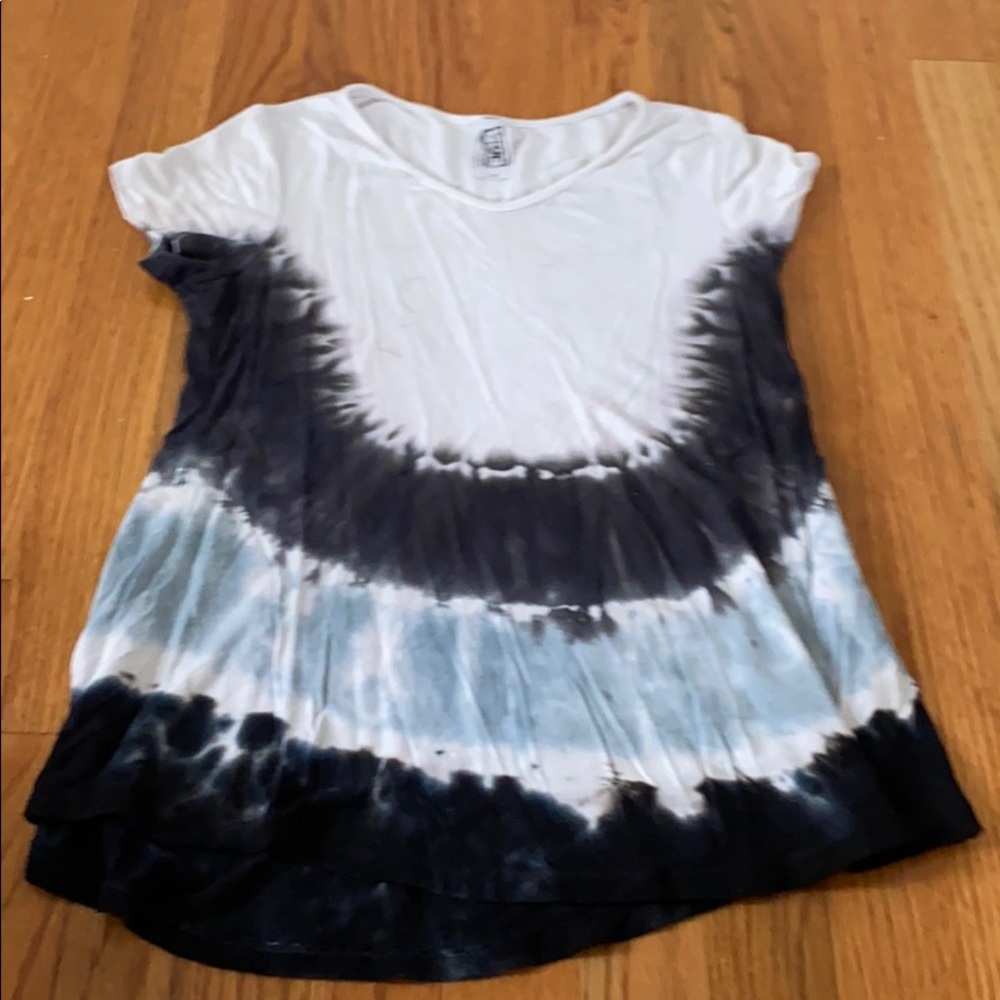 tie dye t shirt!